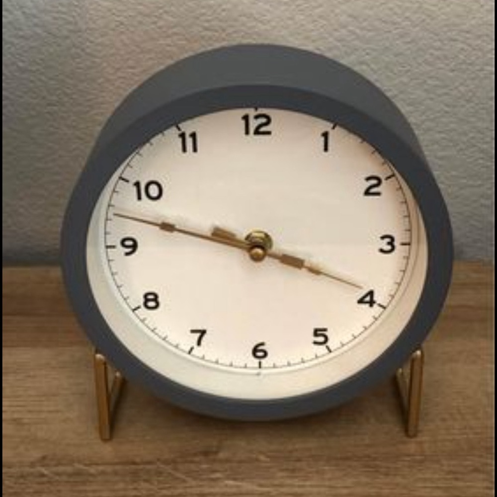 Super cute clock!